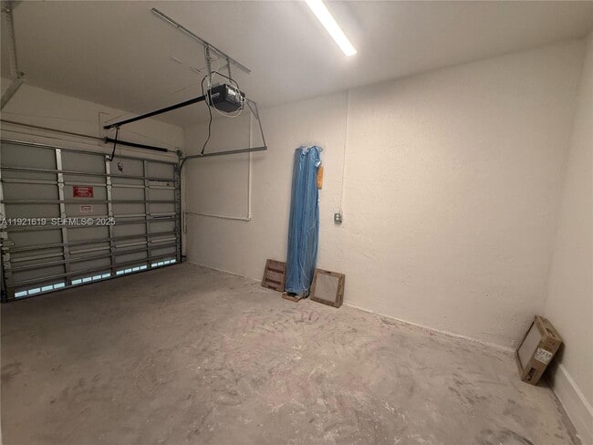 Foto del edificio - 2746 SE 24th Terrace