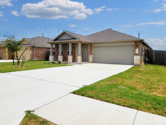 Foto del edificio - Modern & Spacious 3BR/2BA Home with Covere...