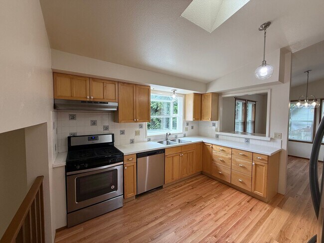 Building Photo - Beautiful 4 bed 2.5 bath Edmonds, WA. $3850/mo.