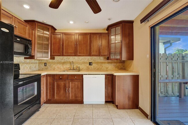 Foto del edificio - 11154 NW 37th St