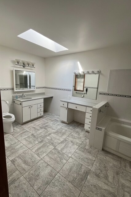 Building Photo - 617 Stratford Ave