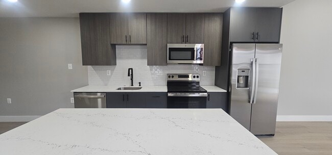 Building Photo - 324 South St