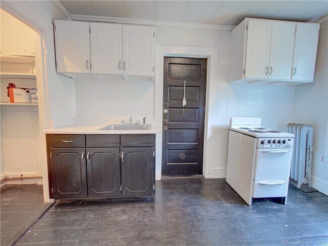 Building Photo - 251 Williams St