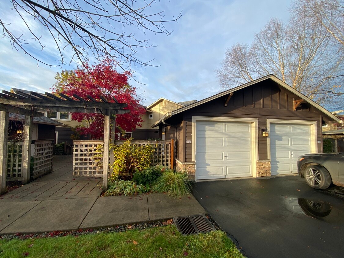 14625 NE 145th St, Woodinville, WA 98072 Townhome Rentals in