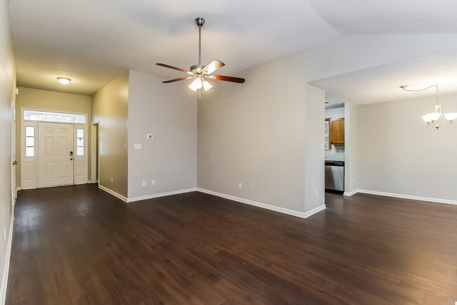 Foto del edificio - 12102 Kempshott Ct