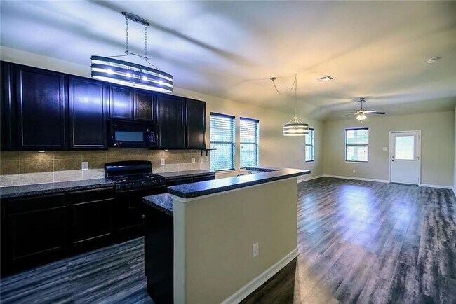 Foto del edificio - 296 Country Crossing Cir