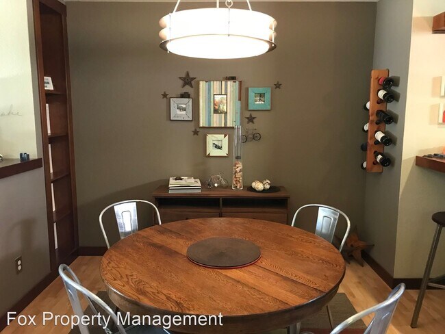 Foto del edificio - 2 br, 2 bath House - 1641 Zamia Avenue