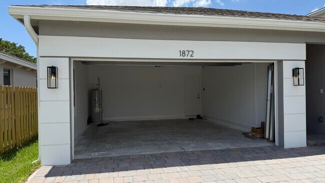 Foto del edificio - 1872 NW 6th Ct