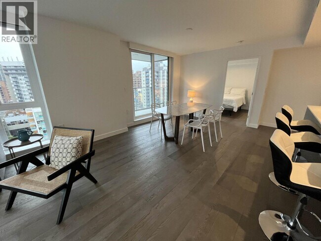 Photo du bâtiment - 1111-1111 Richards St