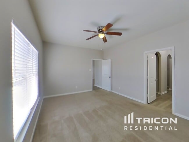 Foto del edificio - 6702 Rosenthal Pass