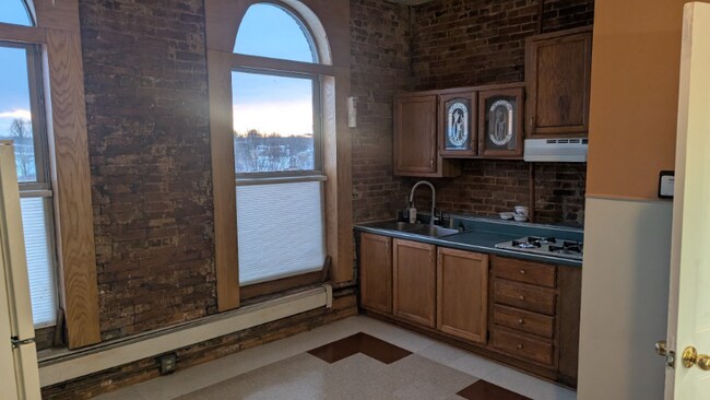 Foto del edificio - 60 N Main St