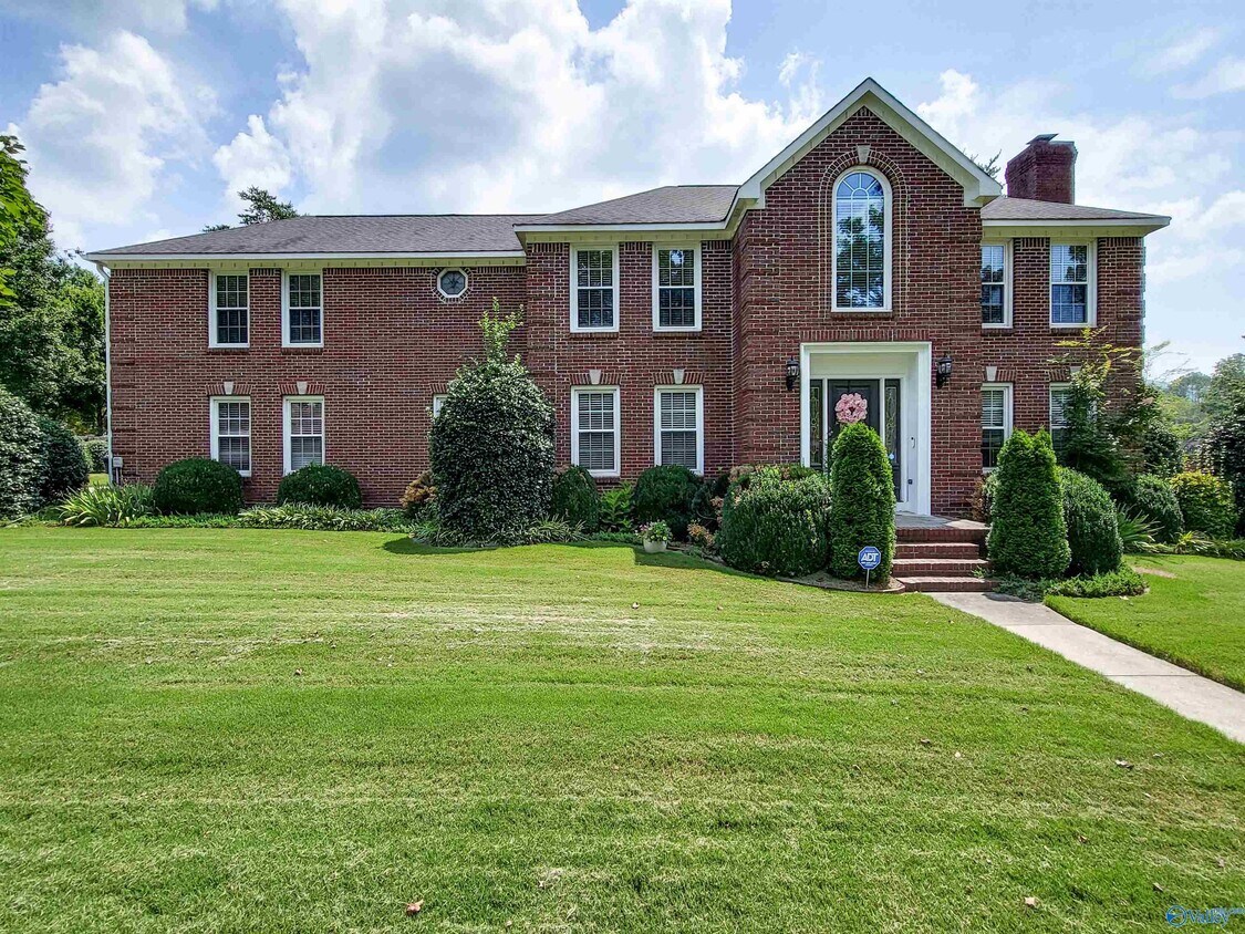 Foto principal - 2925 Deer Valley Dr SE