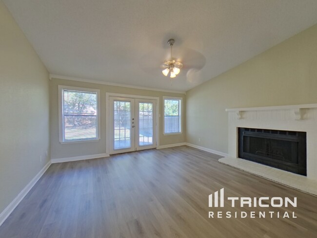 Foto del edificio - 5900 Sea Breeze Ln