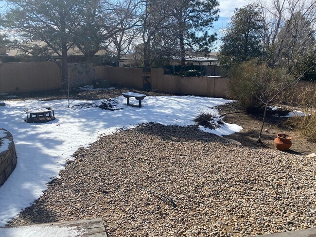 Building Photo - EXECUTIVE FOOTHILLS 4 Bedrooms 2.5/BA 2/CG...