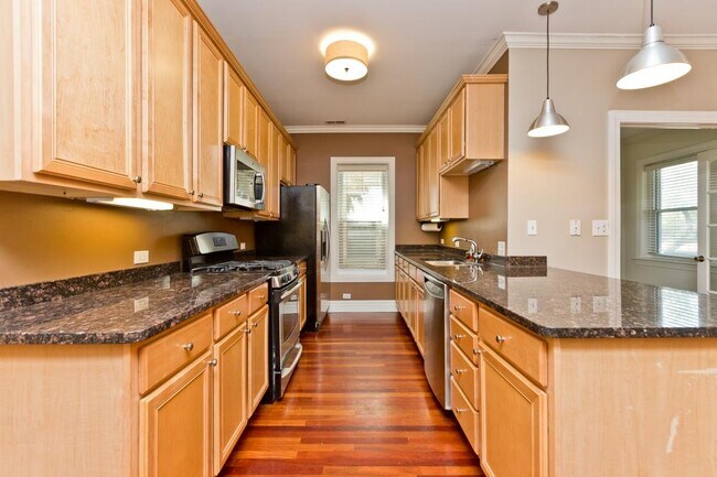 Foto del edificio - 3 bedroom in Chicago IL 60613