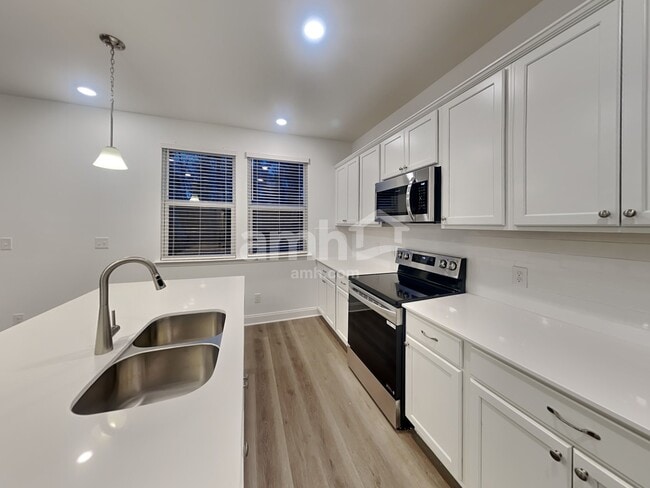 Building Photo - 233 Argea Dr