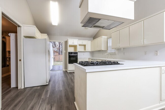 Foto del edificio - 301 Calloway Ave