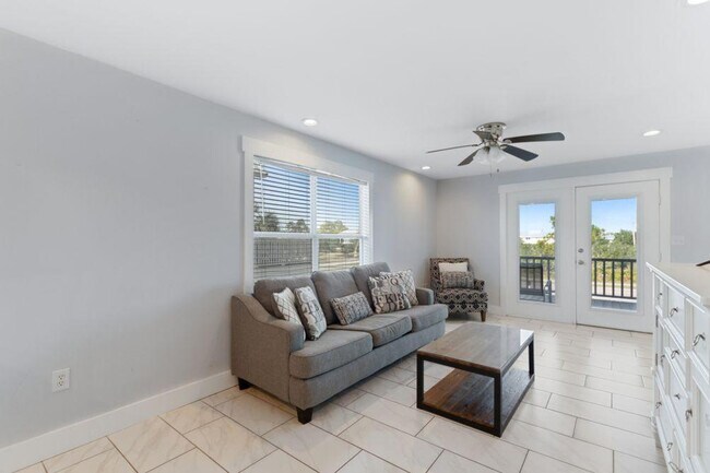 Foto del edificio - 1265 W Lagoon Ave