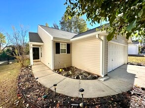 Building Photo - 1686 Sandpiper Dr