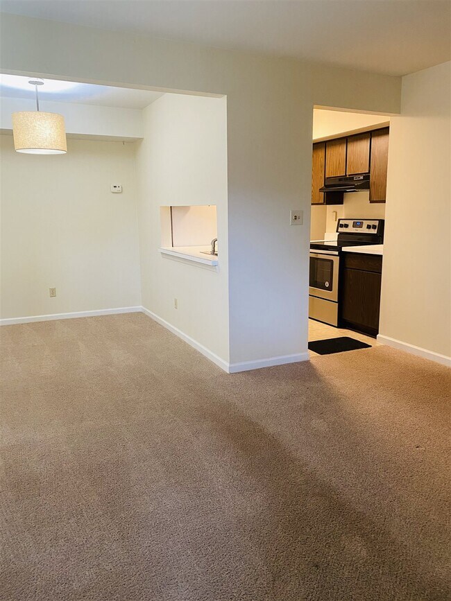 Building Photo - 5024 Woodmark Dr