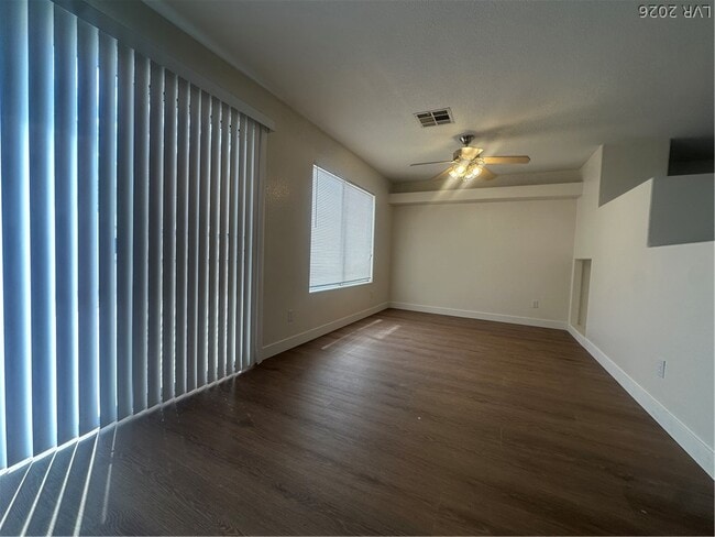 Foto del edificio - 4582 Heavenly Love Way