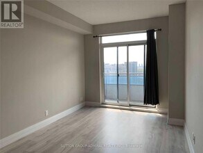 Building Photo - 7890 Bathurst St