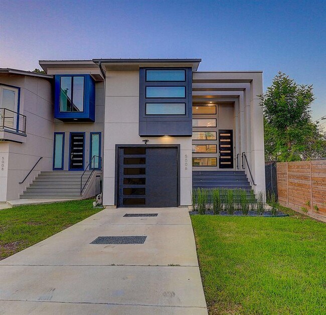 Foto del edificio - 5006 Golden Forest Dr