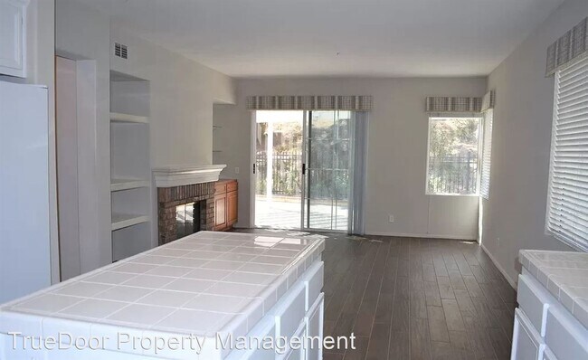 Building Photo - 3 br, 2.5 bath House - 2093 Palmetto Terrace