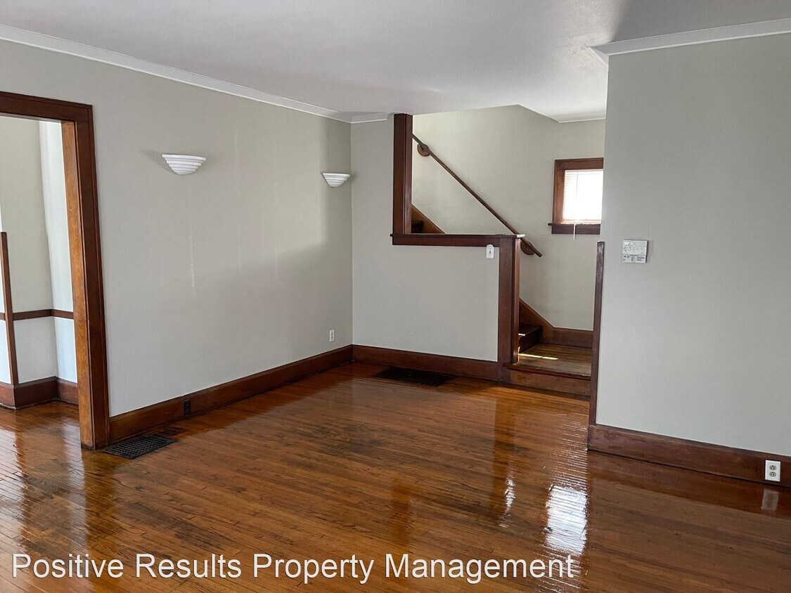 Building Photo - 3 br, 1 bath House - 914 15th Ave