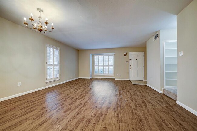 Building Photo - 5863 Valley Forge Dr