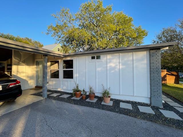 Foto principal - 2910 Pecan Springs Rd