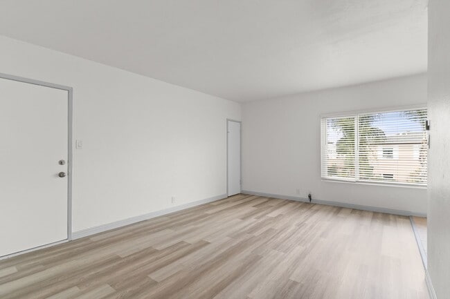 Foto del interior - 731-745 Orange Avenue