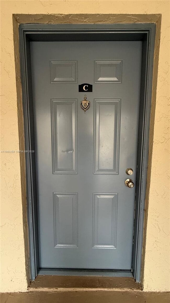 Building Photo - 1500 Lake Crystal Dr