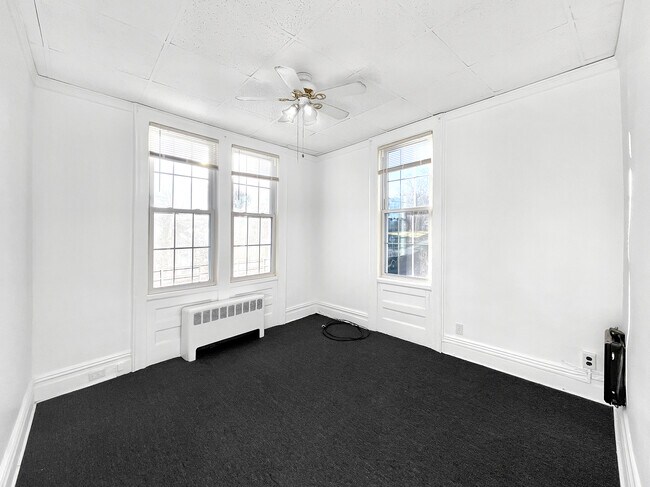 Building Photo - 97 Glover Ave