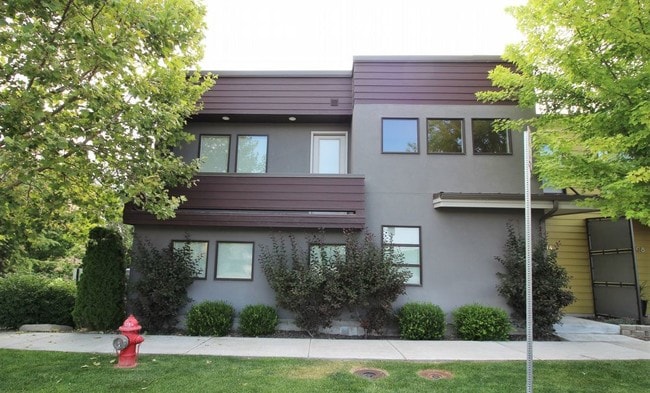 Building Photo - BOISE BEACH PROPERTY?  REALLY?  YES REALLY