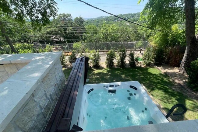 Building Photo - 5806 Highland Hills Terrace
