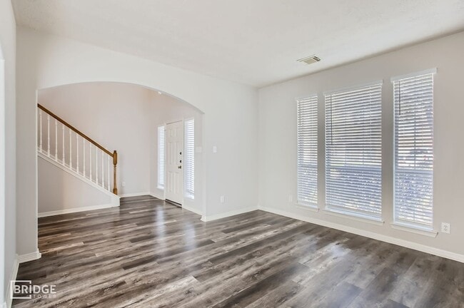 Building Photo - 3138 Red Rover Ct