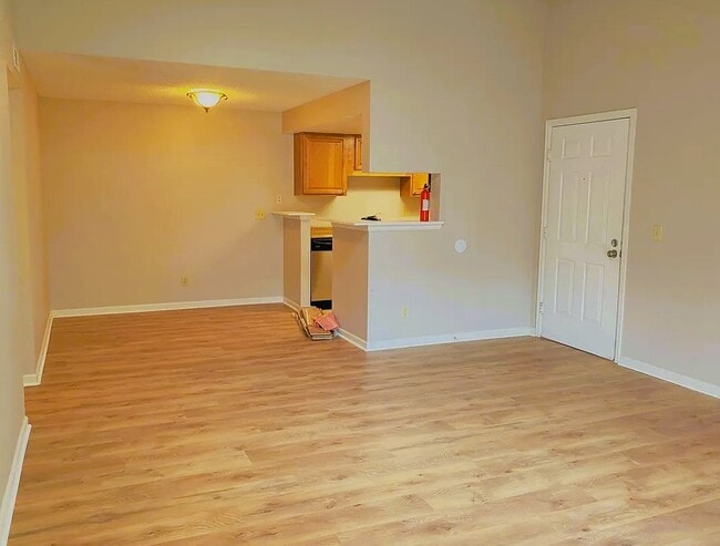 Building Photo - 8225 Fairmount Dr