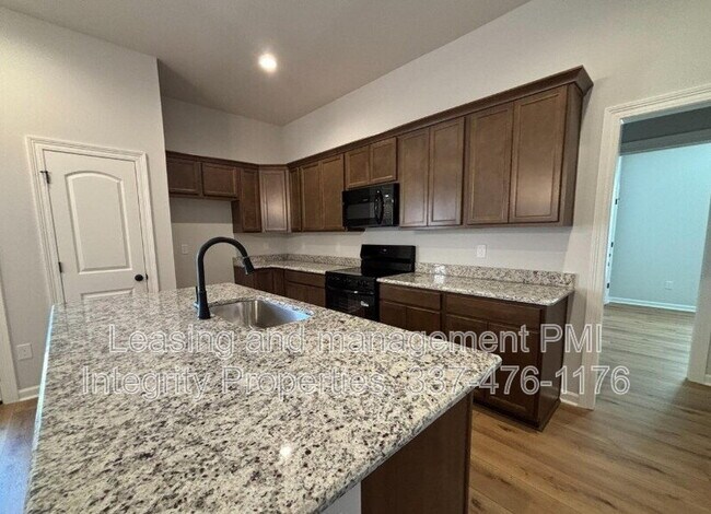 Building Photo - 114 Betrillo Ct