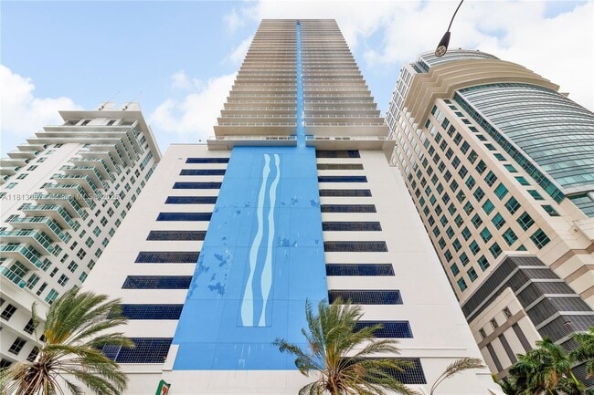 Foto del edificio - 1200 Brickell Bay Dr