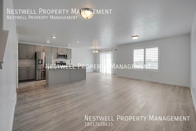 Building Photo - Stunning 3-bed Townhome in Lehi