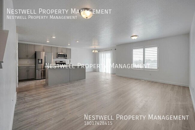 Foto del edificio - Stunning 3-bed Townhome in Lehi