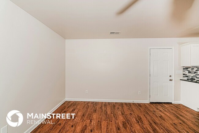 Foto del edificio - 817 Huntington Trce