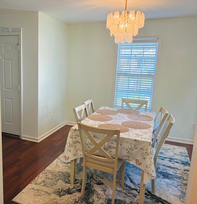 Foto del edificio - 376 Brookgreen Pl NW