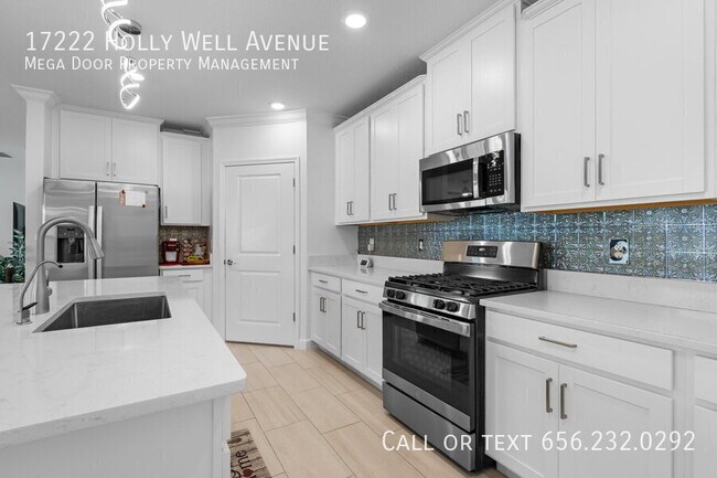 Foto del edificio - 17222 Holly Wl Ave