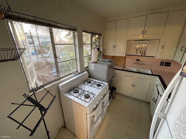 Building Photo - 1 br, 1 bath Duplex - 4164 Bachman Place