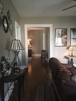 Building Photo - 139 La Belle St