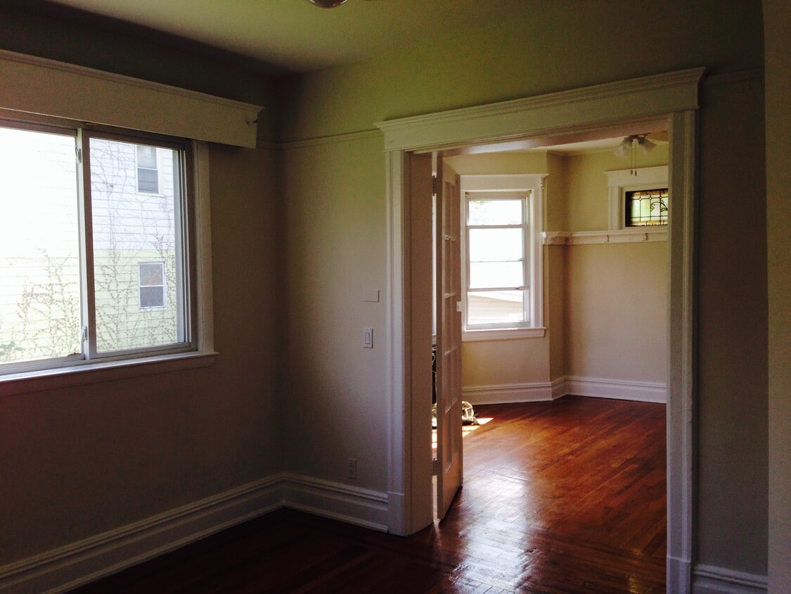 Building Photo - 412 Bedford Ave