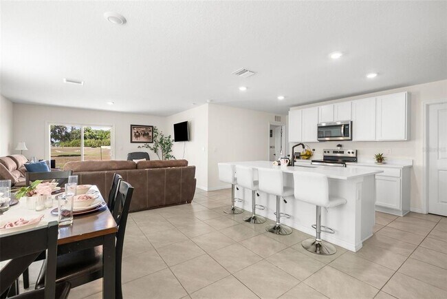 Foto del edificio - 24672 NW 11th Pl