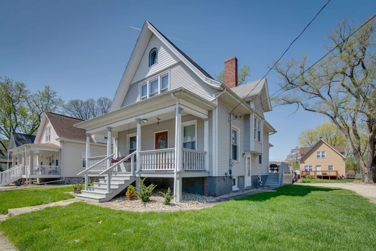 Primary Photo - 1005 S Center St